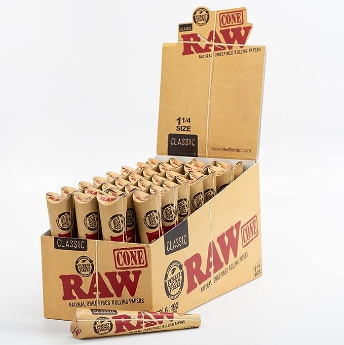 RAW Cones Classic (6 Count) 32 Packs 1 1/4"| 1 Box